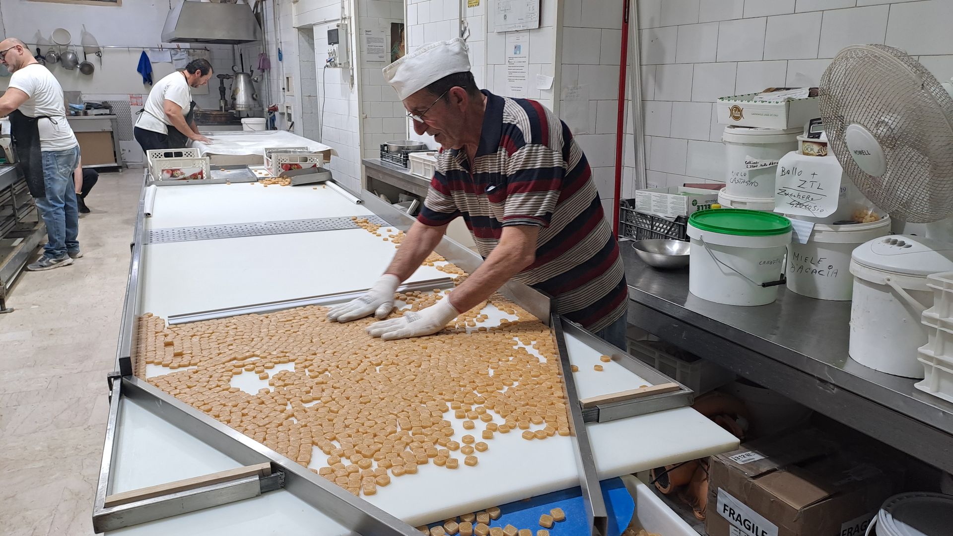 Lavorazione delle caramelle Terranova