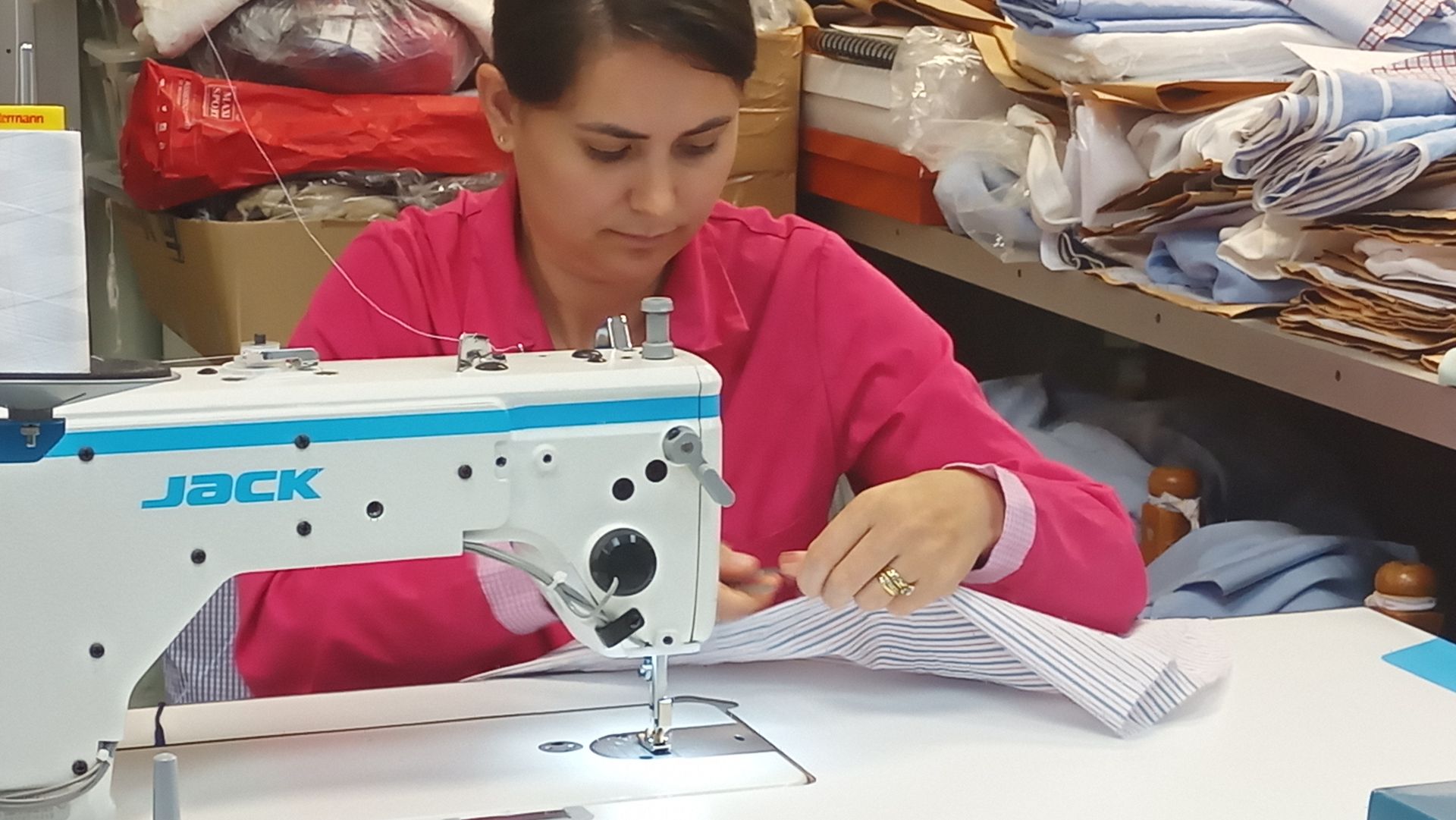 Lavoratrice i Siniscalchi Camicie su Misura