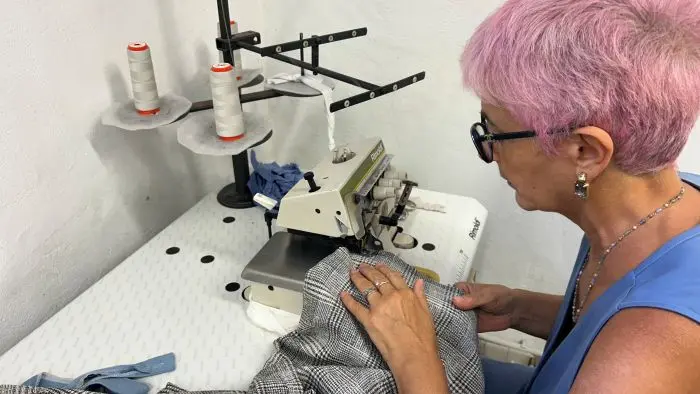 Lavorazione sartoriale a mano
