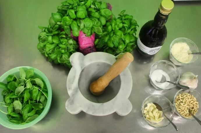 Ingredienti per il pesto di Luigina