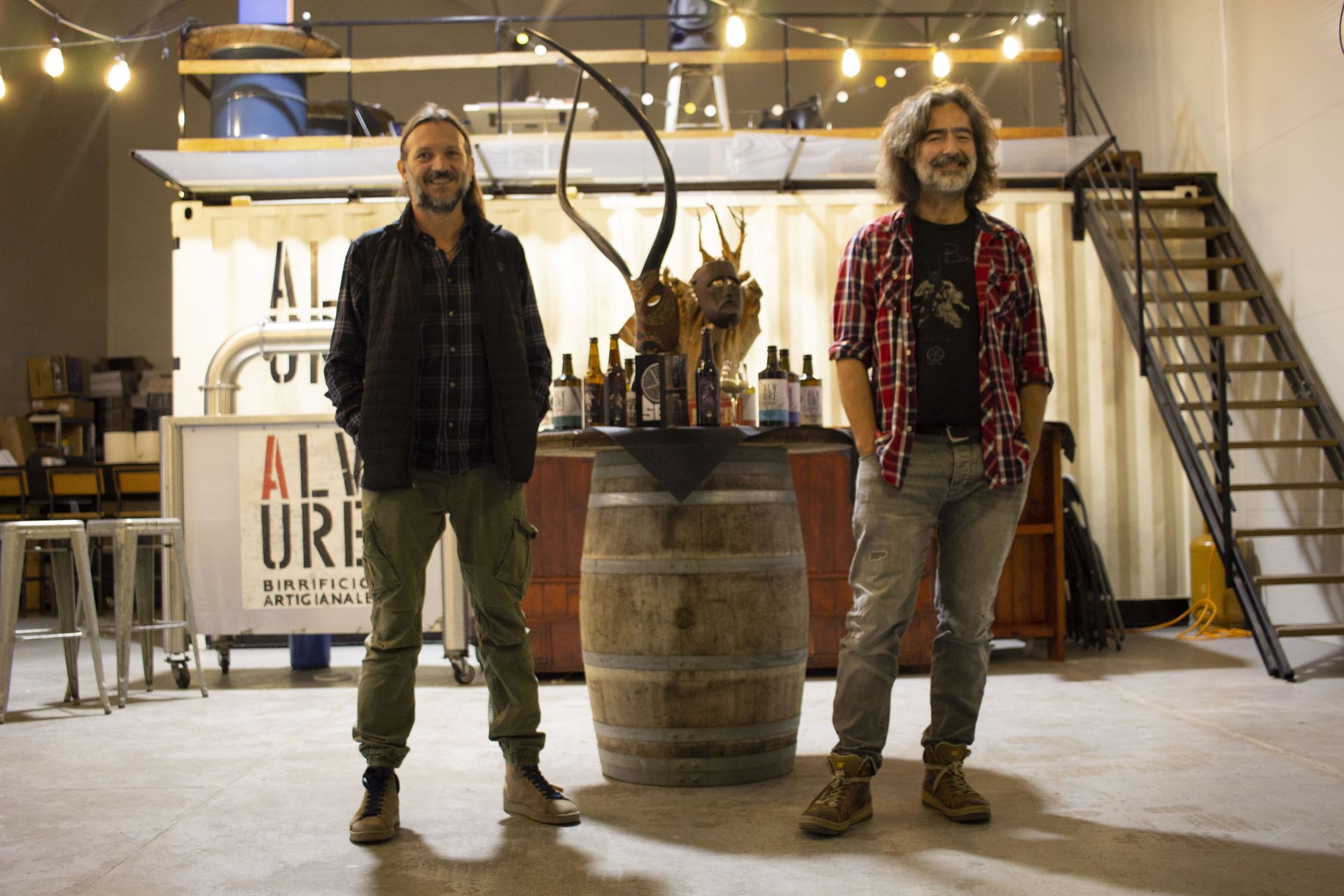 Pino e Diego produttori di birra sarda presso Alvure